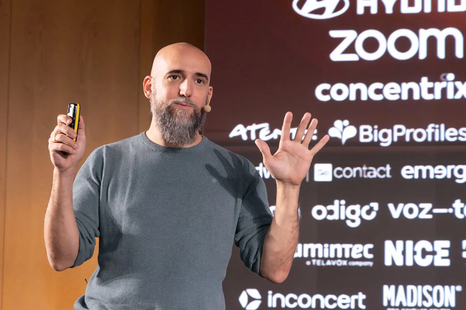 Jon Hernández en el podcast sobre IA en atención al cliente desde el BCC25